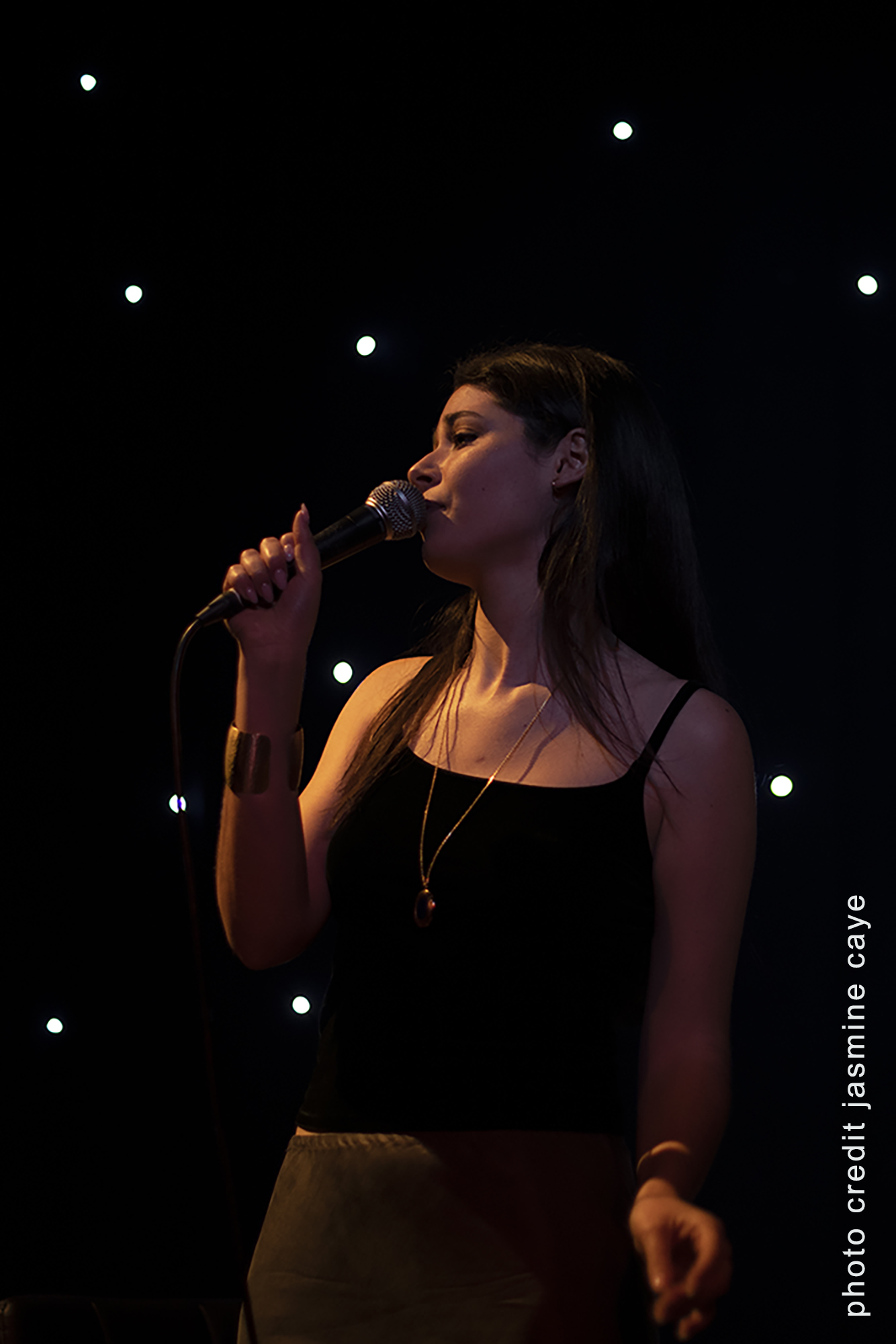 AZURE, Swiss singer and songwriter performing live.